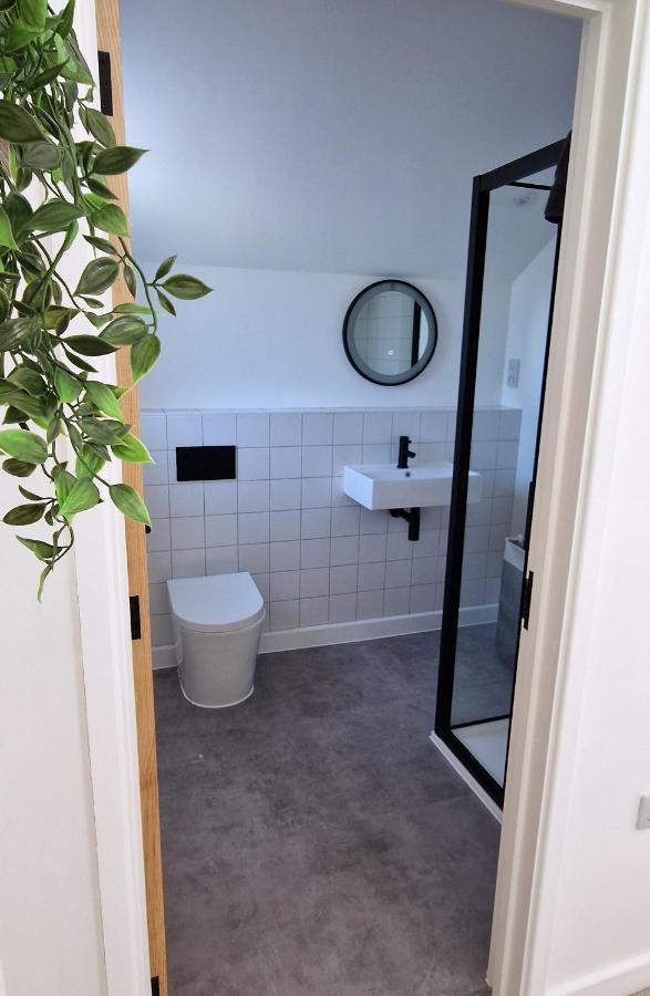 Town Location - 5 Min Walk To Beach - Dog Friendly New Quay Esterno foto
